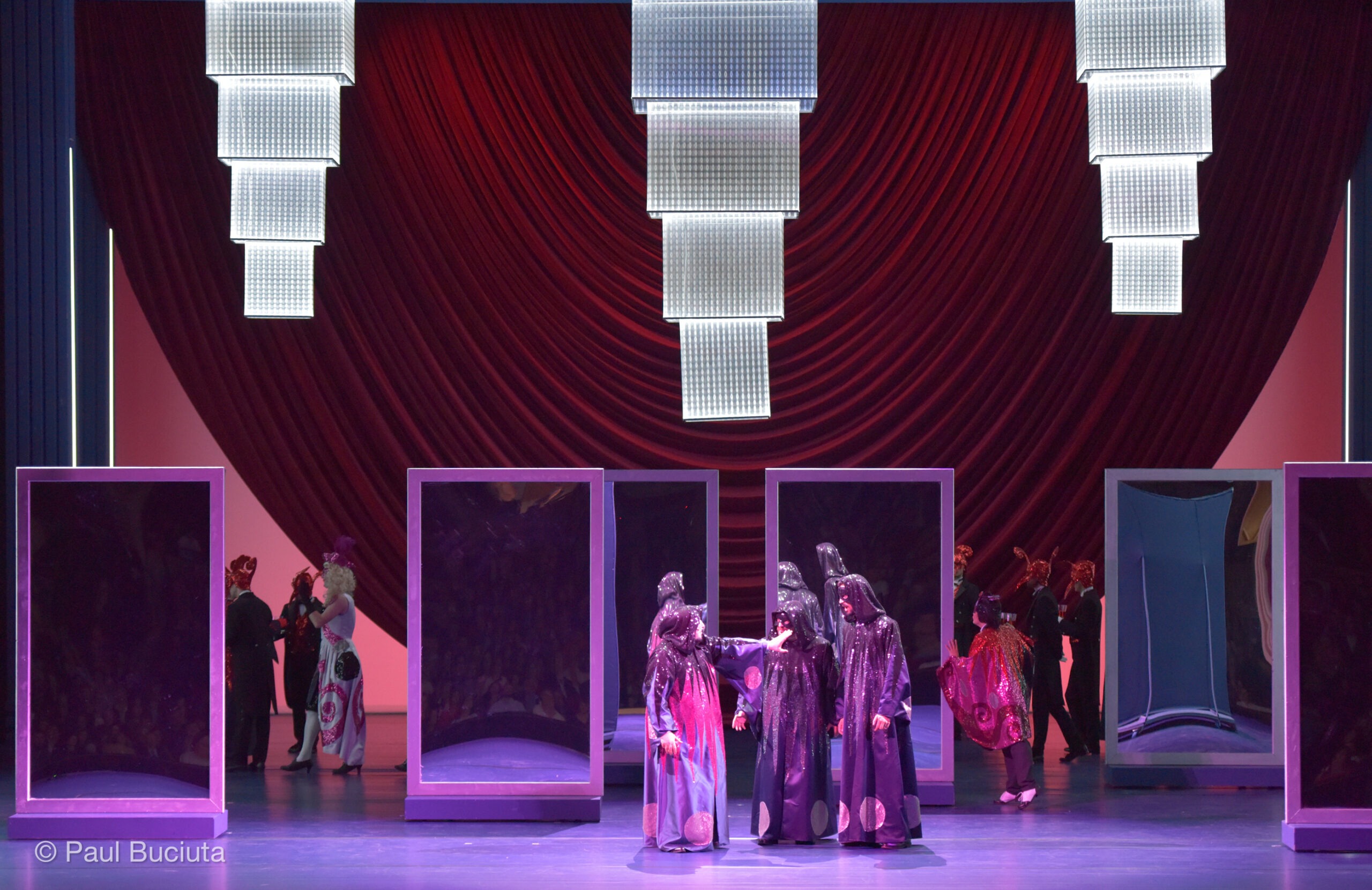 opera bucuresti-cortina cu falduri orizontale 1