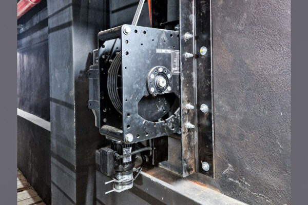 Teatrul-Mihai-Eminescu-Botosani-stangi-electrice Teatrul-Mihai-Eminescu-Botosani-stangi-electrice