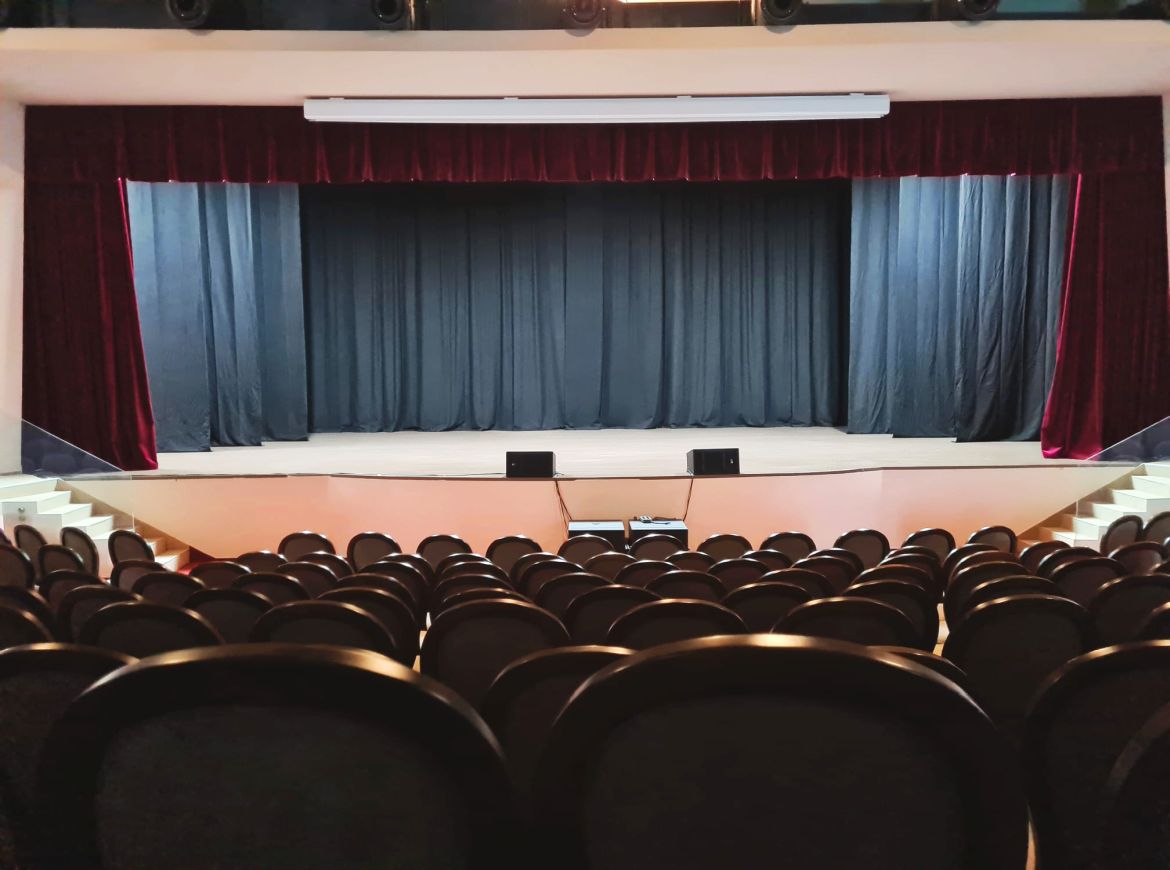 stage-shop-casa-de-cultura-george-bologan-baile-felix